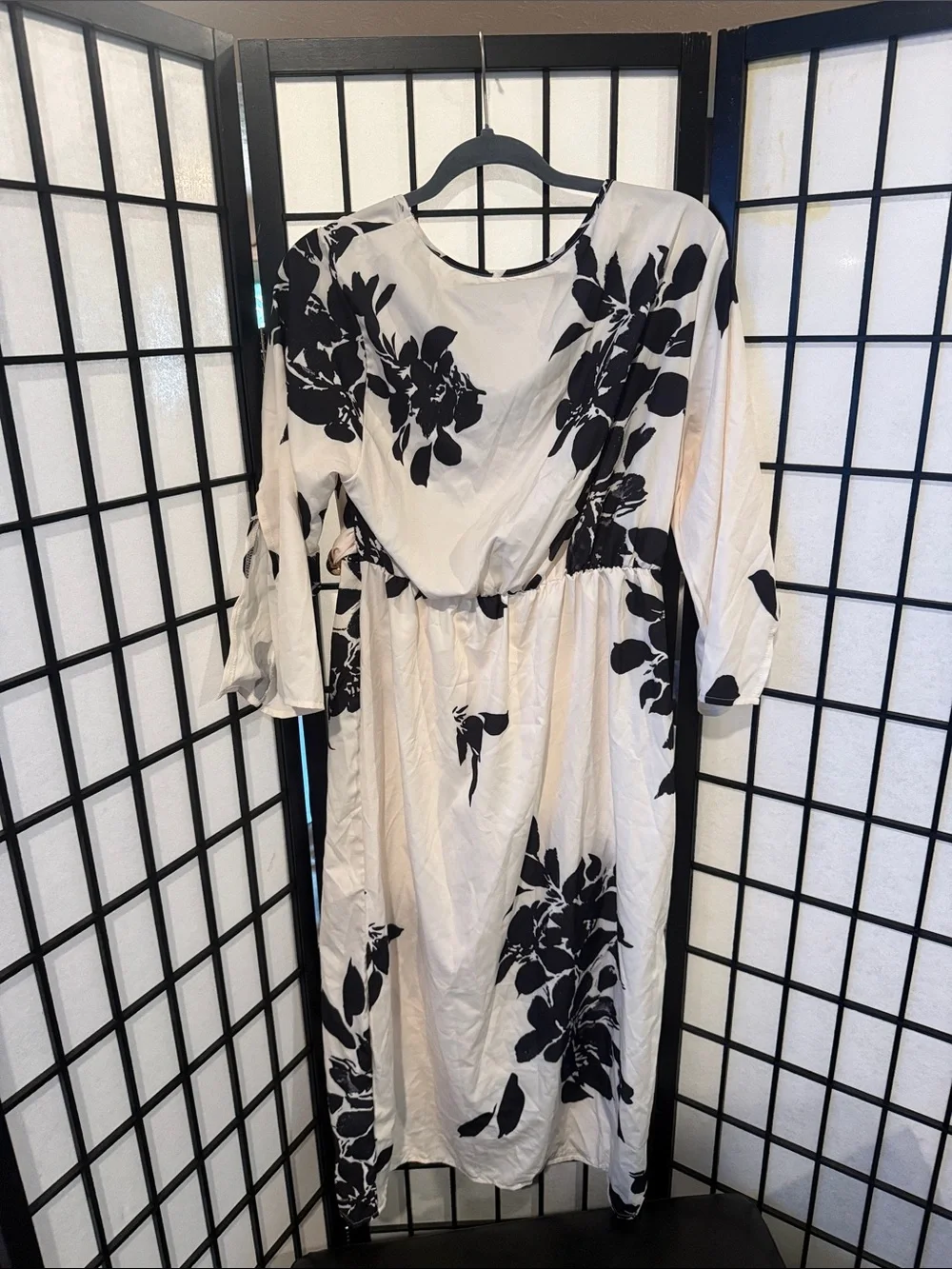 SHEIN Cream Maxi Dress with Black Floral Print